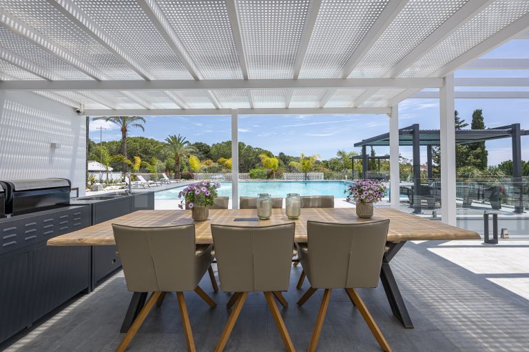 Villa for sale in Elviria