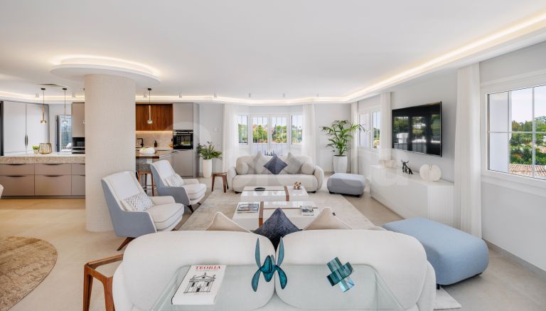 Duplex Penthouse for sale in Las Lolas