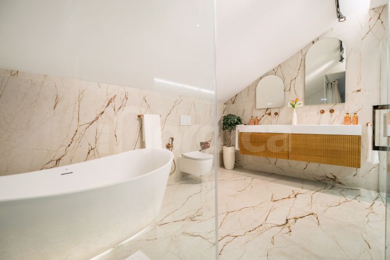 Duplex Penthouse for sale in Las Lolas