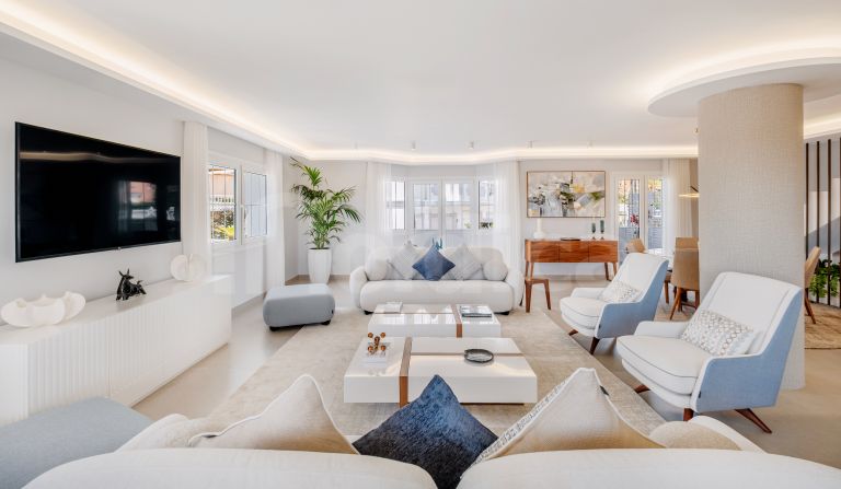 Duplex Penthouse for sale in Las Lolas