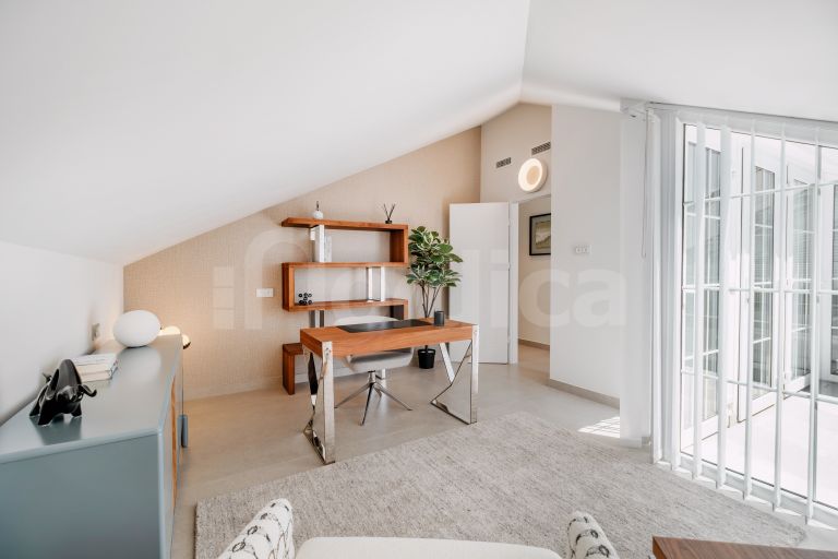 Duplex Penthouse for sale in Las Lolas