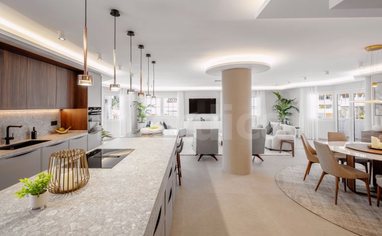 Duplex Penthouse for sale in Las Lolas