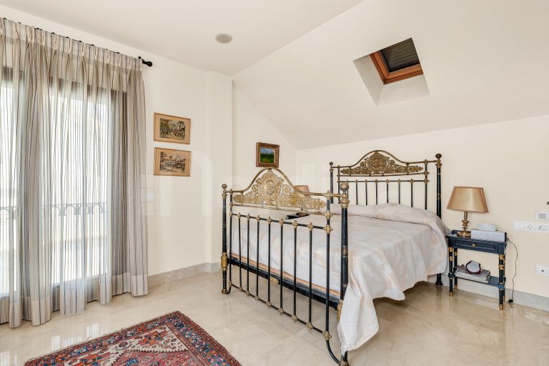 Duplex Penthouse for sale in Lomas del Rey