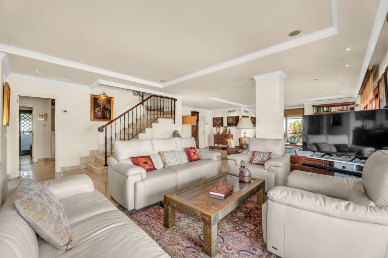 Duplex Penthouse for sale in Lomas del Rey