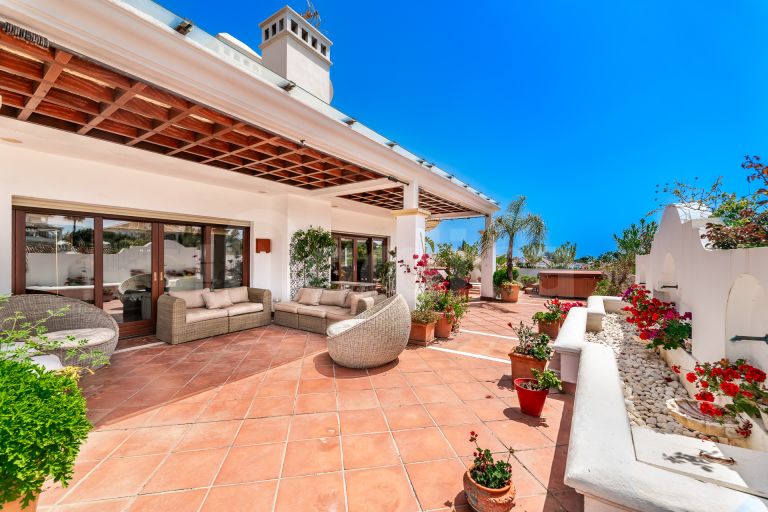 Duplex Penthouse for sale in Lomas del Rey