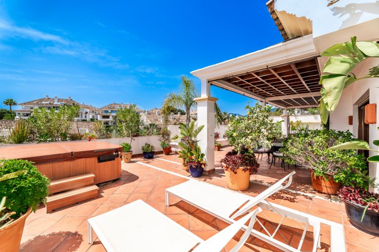 Duplex Penthouse for sale in Lomas del Rey