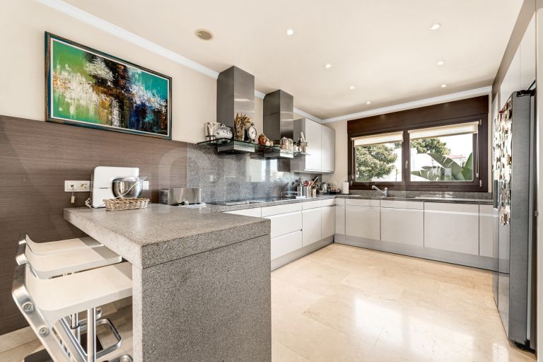 Duplex Penthouse for sale in Lomas del Rey