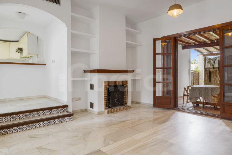 Town House for sale in Bahia Azul