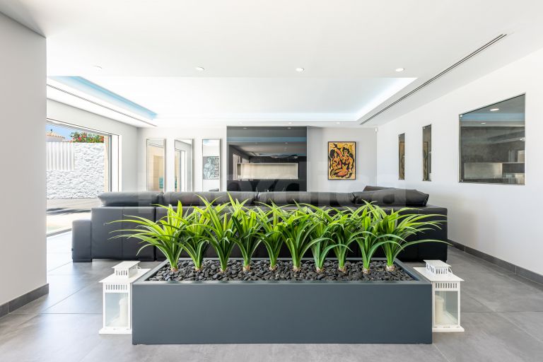 Villa for sale in Cala de Mijas