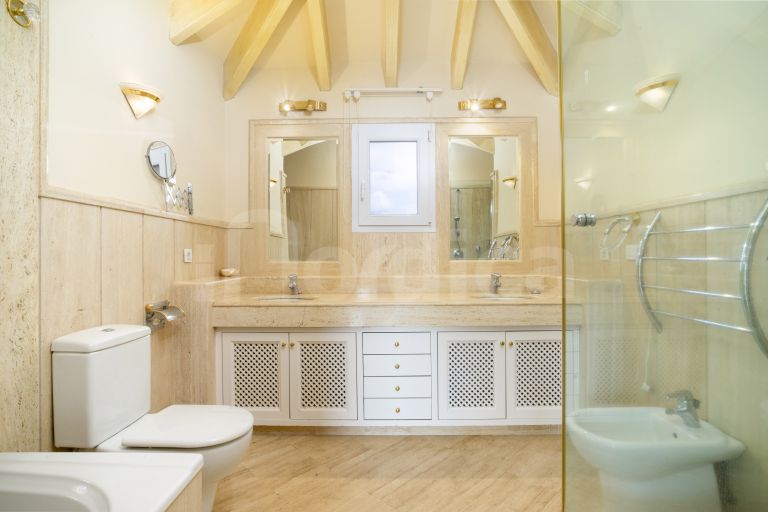 Duplex Penthouse for sale in Las Alamandas