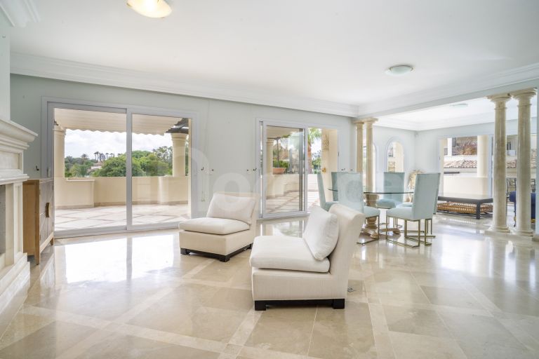 Duplex Penthouse for sale in Las Alamandas