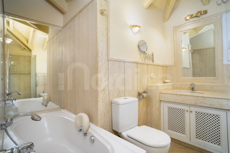 Duplex Penthouse for sale in Las Alamandas