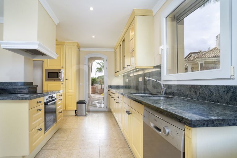 Duplex Penthouse for sale in Las Alamandas