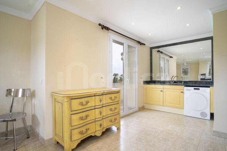 Duplex Penthouse for sale in Las Alamandas