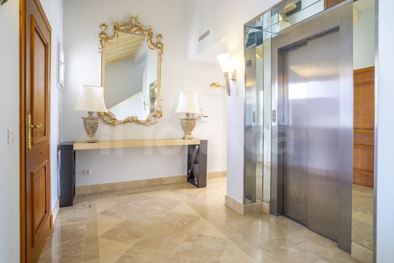 Duplex Penthouse for sale in Las Alamandas