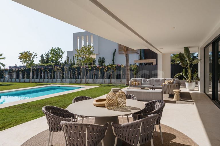 Villa for sale in Lomas del Virrey