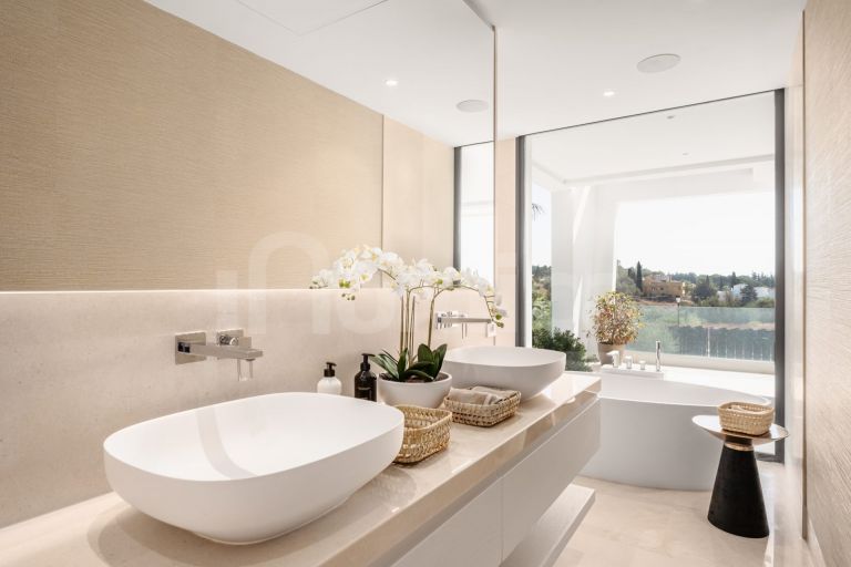 Villa for sale in Lomas del Virrey