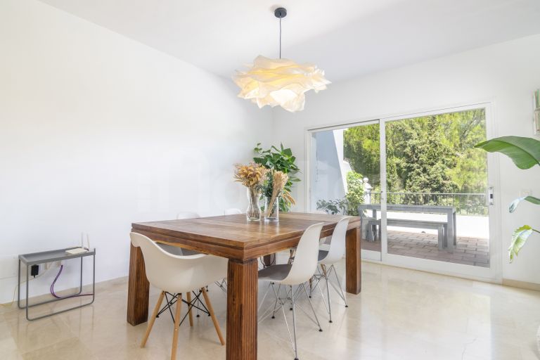 Town House for sale in Las Encinas