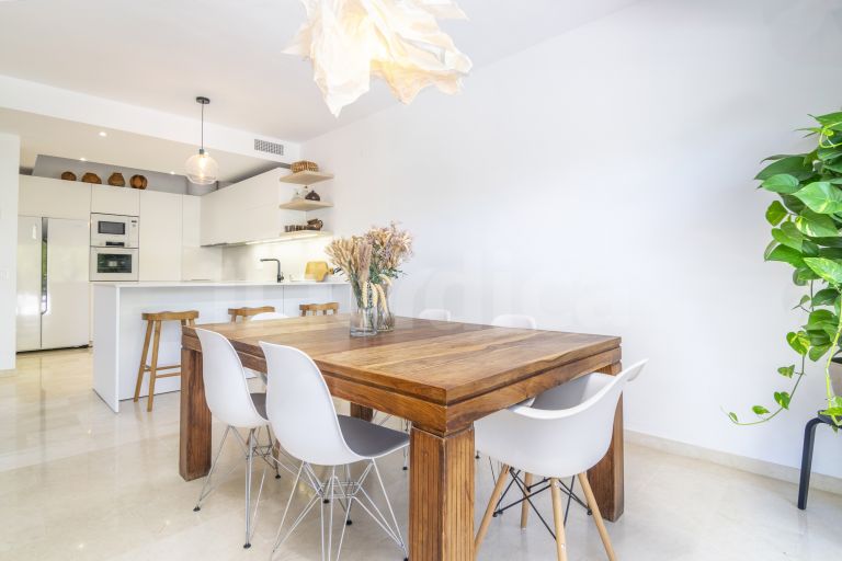 Town House for sale in Las Encinas