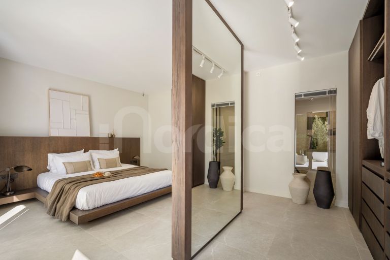 Town House for sale in Azahara II