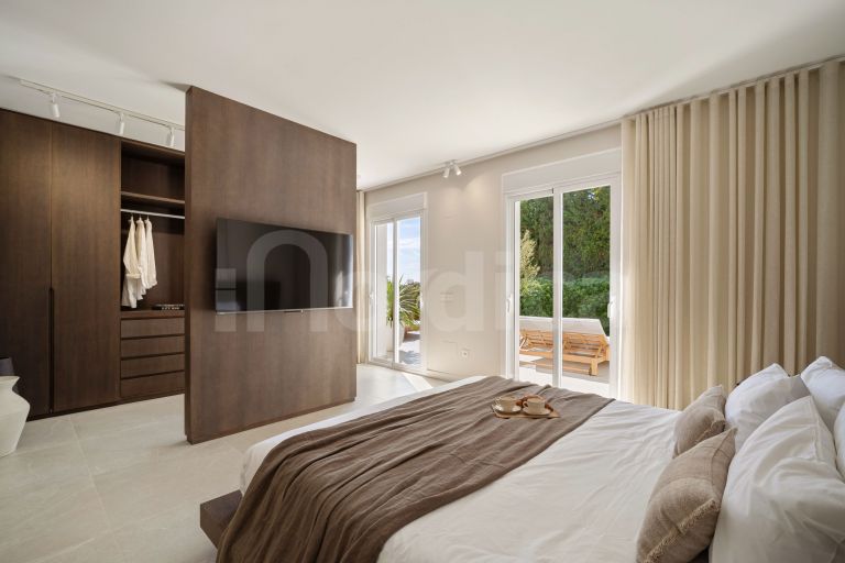 Town House for sale in Azahara II