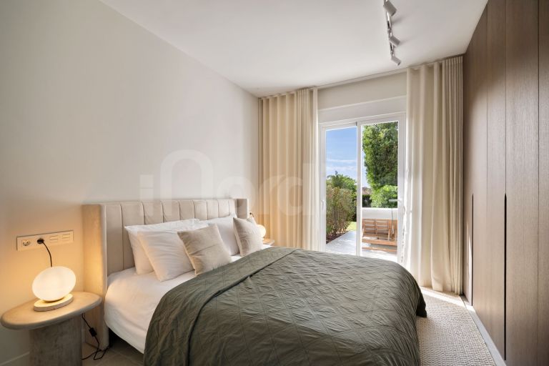 Town House for sale in Azahara II