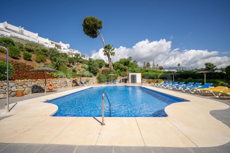 Town House for sale in Azahara II