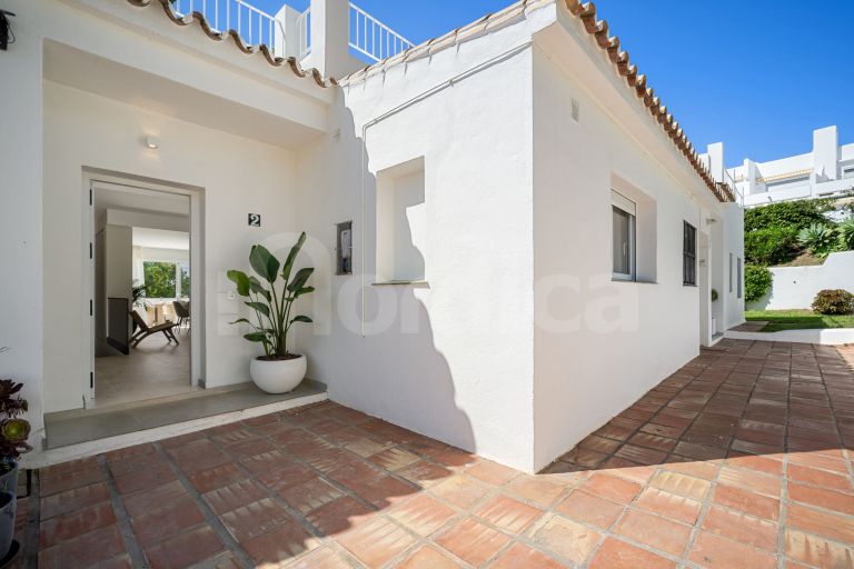 Town House for sale in Azahara II