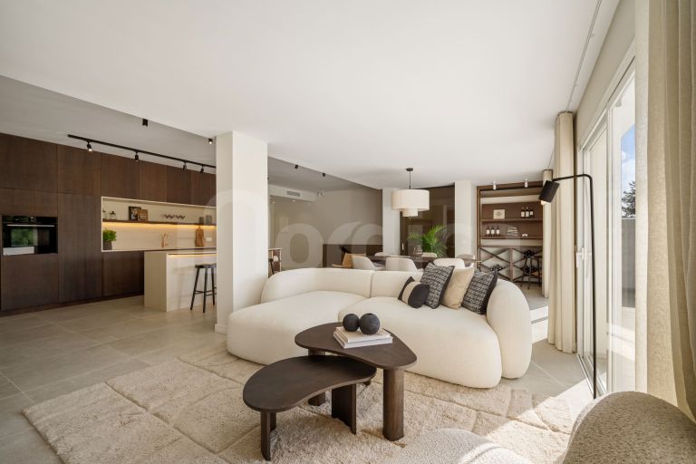 Town House for sale in Azahara II