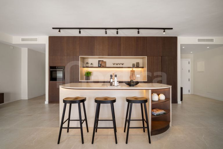 Town House for sale in Azahara II