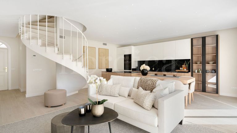 Duplex Penthouse for sale in Aloha Gardens