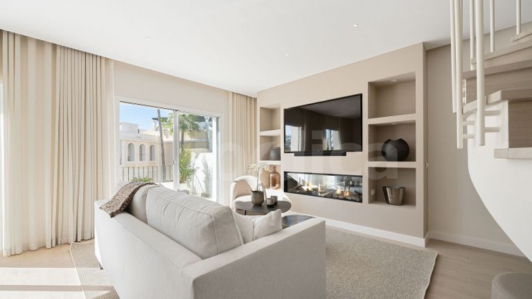 Duplex Penthouse for sale in Aloha Gardens