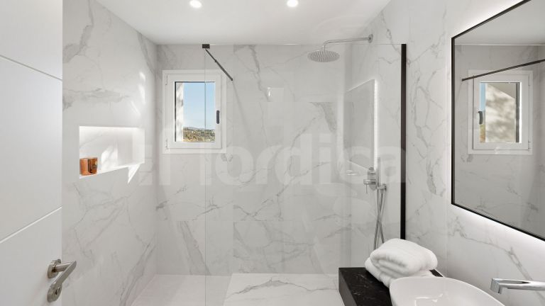 Duplex Penthouse for sale in Aloha Gardens