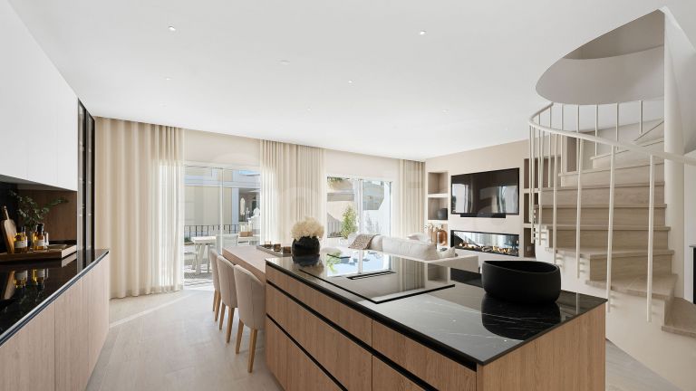 Duplex Penthouse for sale in Aloha Gardens