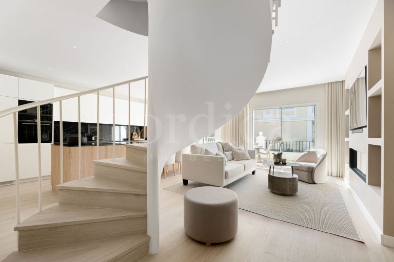 Duplex Penthouse for sale in Aloha Gardens