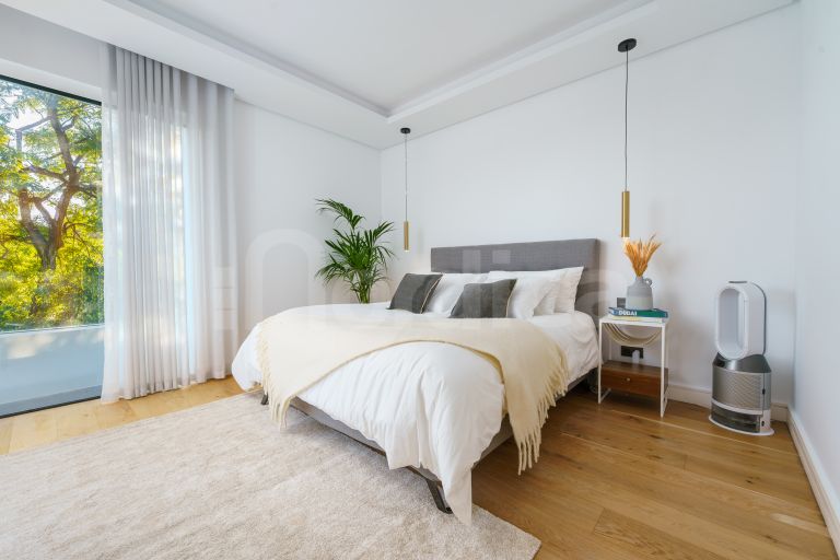 Villa for sale in Nueva Andalucia