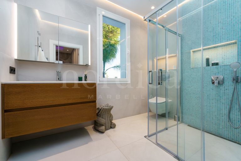 Villa zu verkaufen in Nueva Andalucia