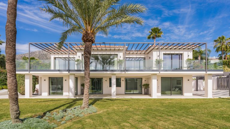Villa for sale in Nagüeles
