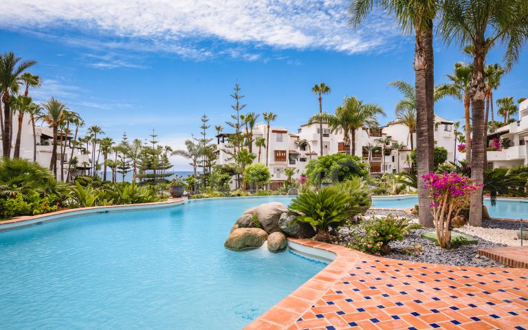 Apartment for sale in Marina Puente Romano