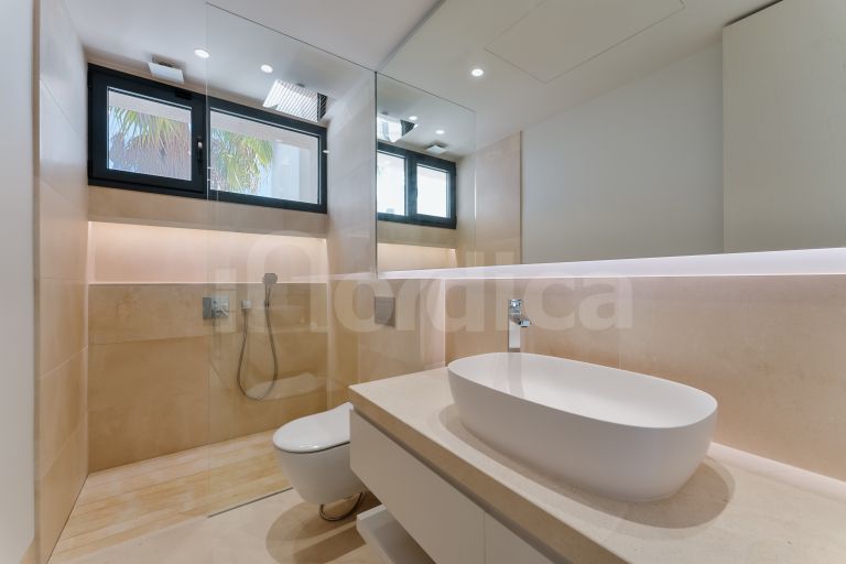 Villa for sale in Lomas del Virrey