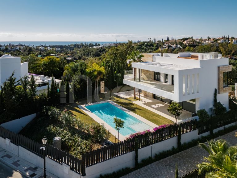 Villa for sale in Lomas del Virrey