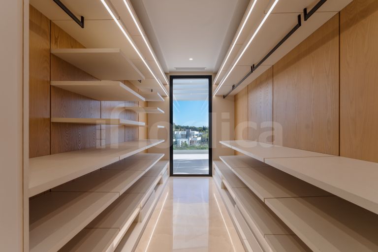 Villa for sale in Lomas del Virrey