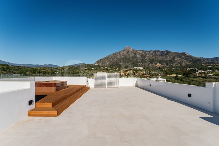 Villa for sale in Lomas del Virrey