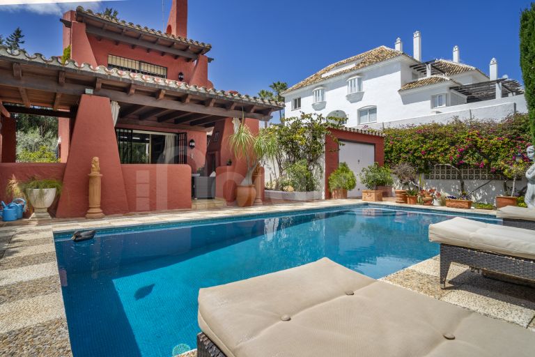 Villa en venta en Nueva Andalucia