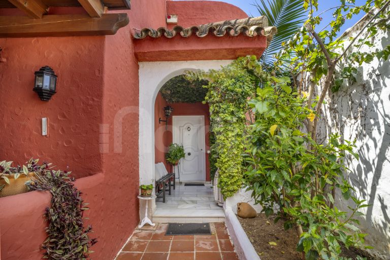 Villa en venta en Nueva Andalucia