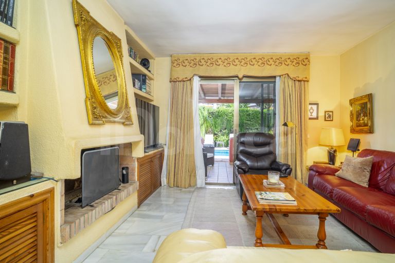 Villa en venta en Nueva Andalucia