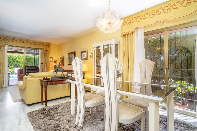 Villa en venta en Nueva Andalucia