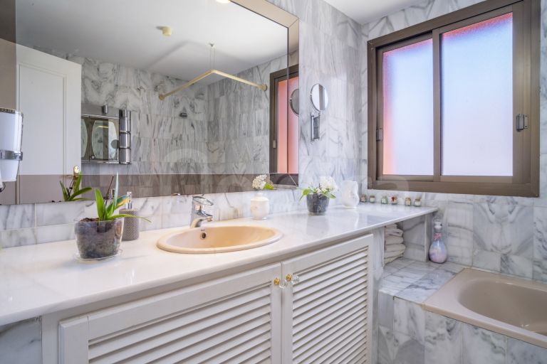 Villa en venta en Nueva Andalucia