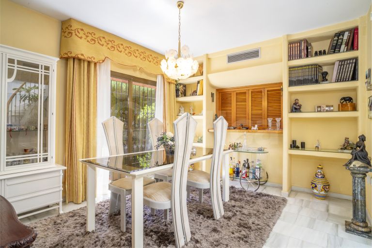 Villa en venta en Nueva Andalucia