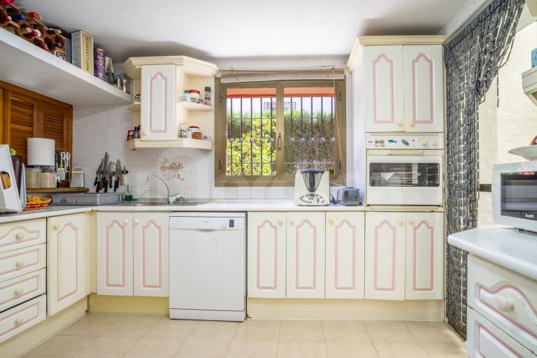 Villa en venta en Nueva Andalucia